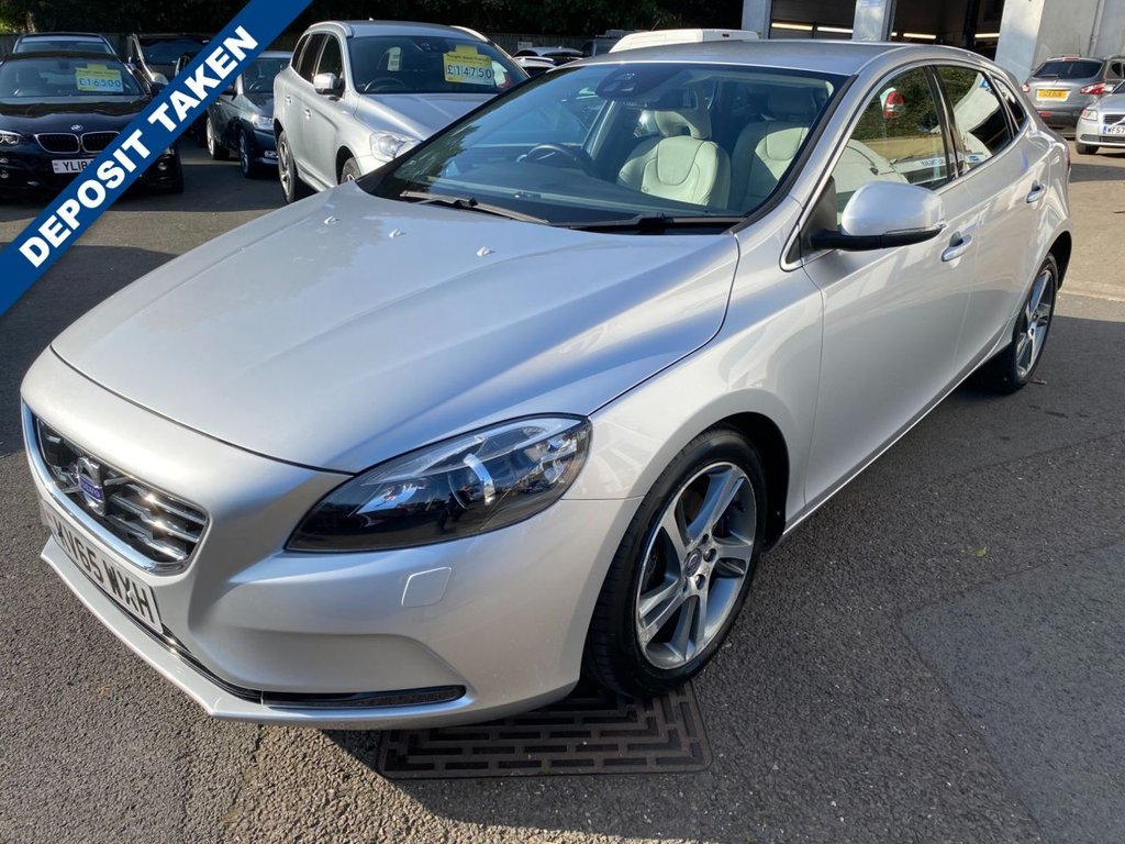 USED 2015 65 VOLVO V40 2.0 D2 SE Lux Nav Hatchback 5dr Diesel Manual Euro 6 (s/s) (120 ps) DRIVERS SUPPORT PACK / WINTER PACK