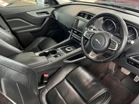 USED 2016 66 JAGUAR F-PACE 3.0 D300 V6 S SUV 5dr Diesel Auto AWD Euro 6 (s/s) (300 ps) Panoramic Roof - Meridian Speakers