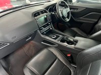 USED 2016 66 JAGUAR F-PACE 3.0 D300 V6 S SUV 5dr Diesel Auto AWD Euro 6 (s/s) (300 ps) Panoramic Roof - Meridian Speakers