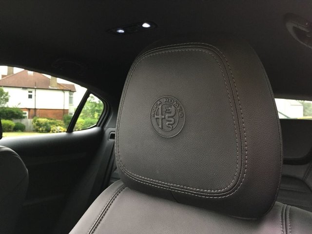 2020 Alfa Romeo Stelvio 2L Veloce 5dr - Photo 12