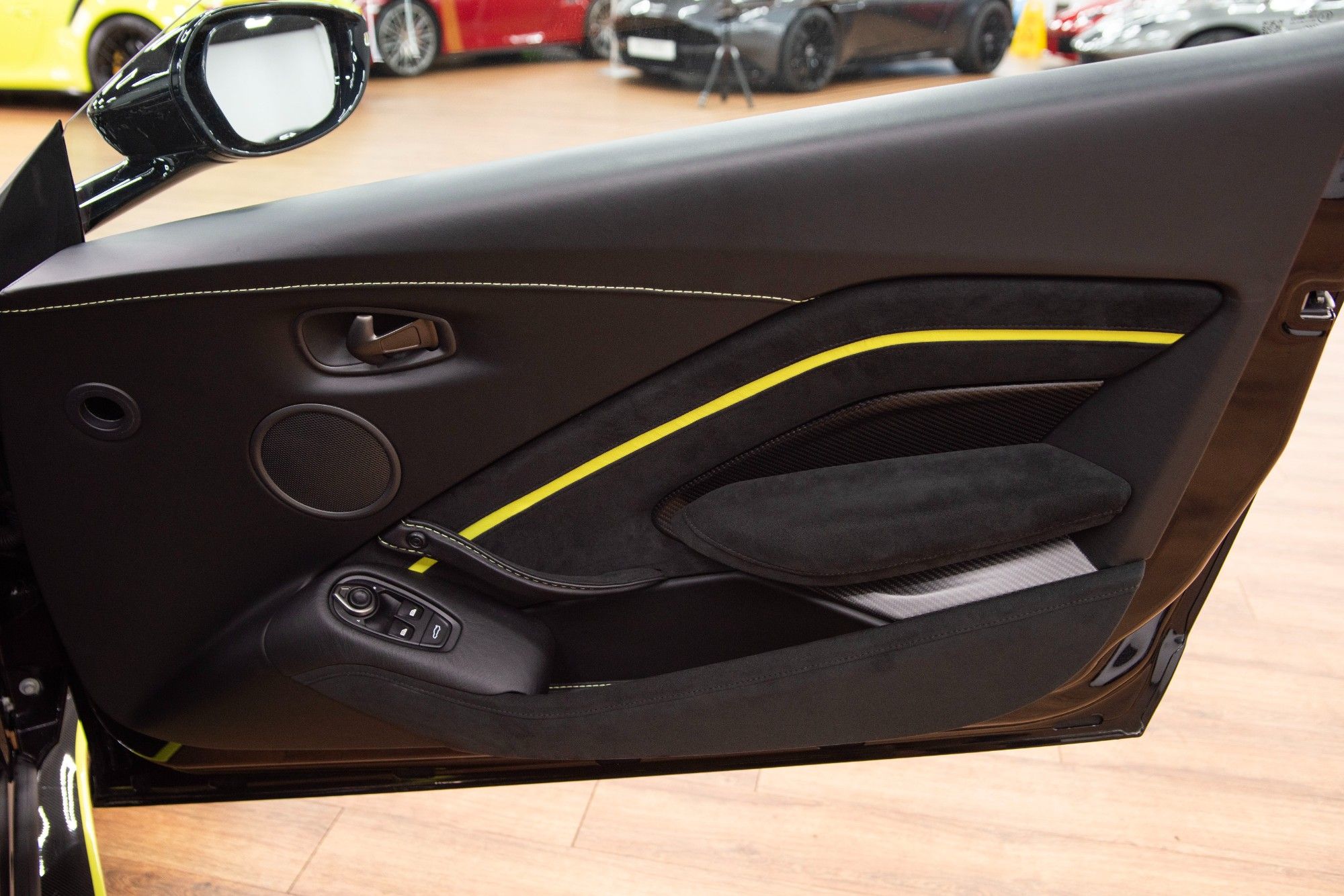 USED 2021 21 ASTON MARTIN VANTAGE 4.0 V8 AMR Hero 