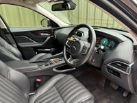 USED 2017 67 JAGUAR F-PACE 3.0 D300 V6 Portfolio SUV 5dr Diesel Auto AWD Euro 6 (s/s) (300 ps) 