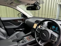USED 2017 67 JAGUAR F-PACE 3.0 D300 V6 Portfolio SUV 5dr Diesel Auto AWD Euro 6 (s/s) (300 ps) 