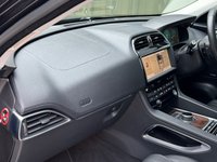 USED 2017 67 JAGUAR F-PACE 3.0 D300 V6 Portfolio SUV 5dr Diesel Auto AWD Euro 6 (s/s) (300 ps) 