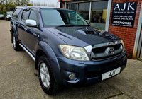 USED 2011 11 TOYOTA HI-LUX 3.0 D-4D Invincible Pickup 4dr Diesel Auto 4WD (227 g/km, 171 bhp) 8 SERVICE STAMPS, LAST AT 115000