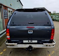 USED 2011 11 TOYOTA HI-LUX 3.0 D-4D Invincible Pickup 4dr Diesel Auto 4WD (227 g/km, 171 bhp) 8 SERVICE STAMPS, LAST AT 115000