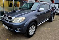 USED 2011 11 TOYOTA HI-LUX 3.0 D-4D Invincible Pickup 4dr Diesel Auto 4WD (227 g/km, 171 bhp) 8 SERVICE STAMPS, LAST AT 115000