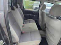USED 2011 11 TOYOTA HI-LUX 3.0 D-4D Invincible Pickup 4dr Diesel Auto 4WD (227 g/km, 171 bhp) 8 SERVICE STAMPS, LAST AT 115000