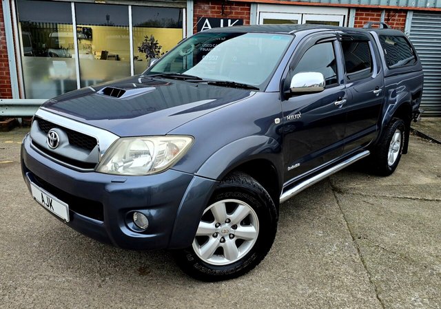 2011 11 Toyota HI-Lux 3.0 D-4D Invincible Pickup 4dr Diesel Auto 4WD (227 g/km, 171 bhp)