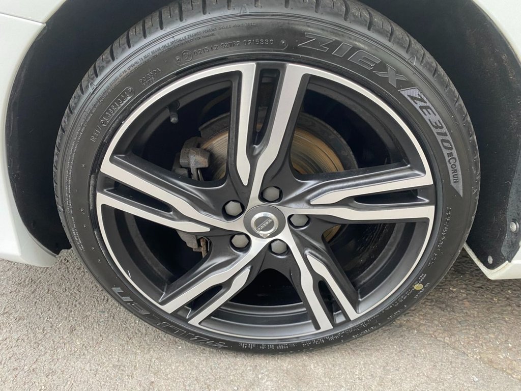 USED 2016 66 VOLVO V40 2.0 D2 R-Design Pro Hatchback 5dr Diesel Manual Euro 6 (s/s) (120 ps) DAB SAT NAV WINTER PACK