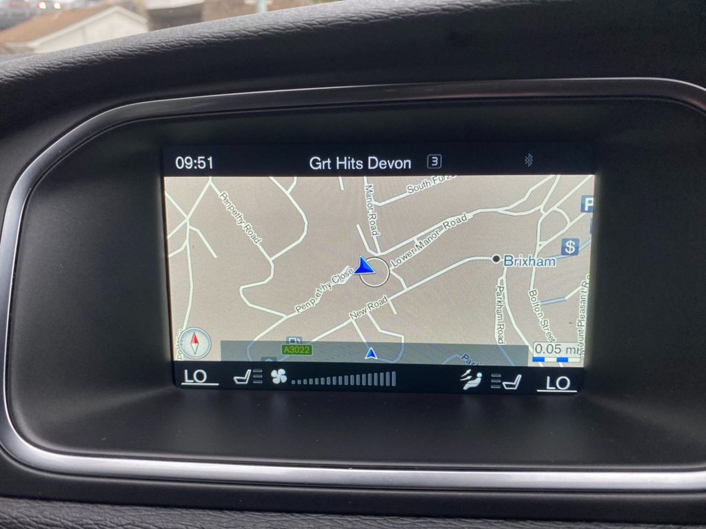 USED 2016 66 VOLVO V40 2.0 D2 R-Design Pro Hatchback 5dr Diesel Manual Euro 6 (s/s) (120 ps) DAB SAT NAV WINTER PACK