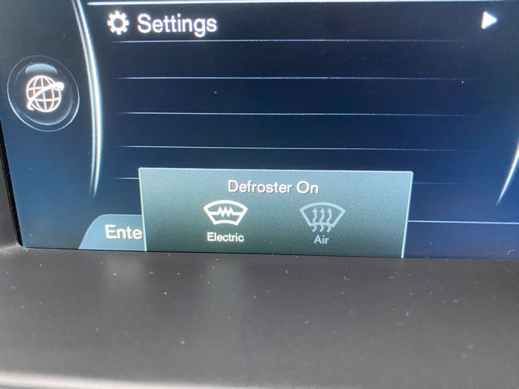 USED 2016 66 VOLVO V40 2.0 D2 R-Design Pro Hatchback 5dr Diesel Manual Euro 6 (s/s) (120 ps) DAB SAT NAV WINTER PACK