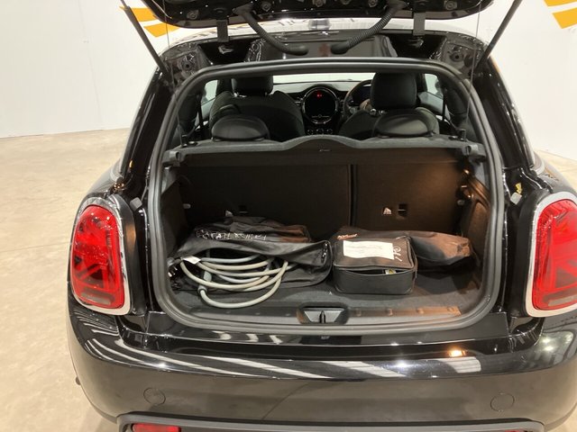 2022 MINI Electric Hatch - Photo 8