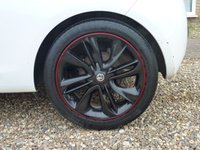 USED 2015 15 VAUXHALL ADAM 1.4 16v GLAM Hatchback 3dr Petrol Manual Euro 5 (87 ps) www.suffolkcarcentre.co.uk - Located at Reydon