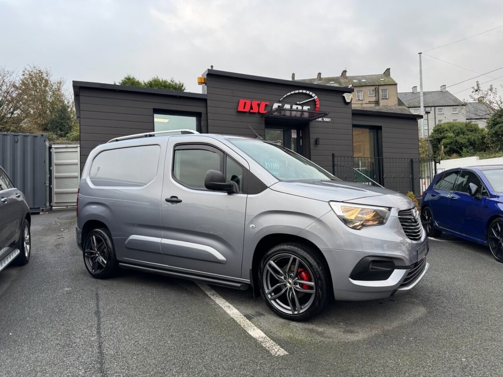 USED 2022 VAUXHALL COMBO 1.5 Turbo D 2000 Sportive Panel Van 4dr Diesel Manual L1 H1 Euro 6 (100 ps) 3 SEATER MODEL,LOTS OF EXTRAS!