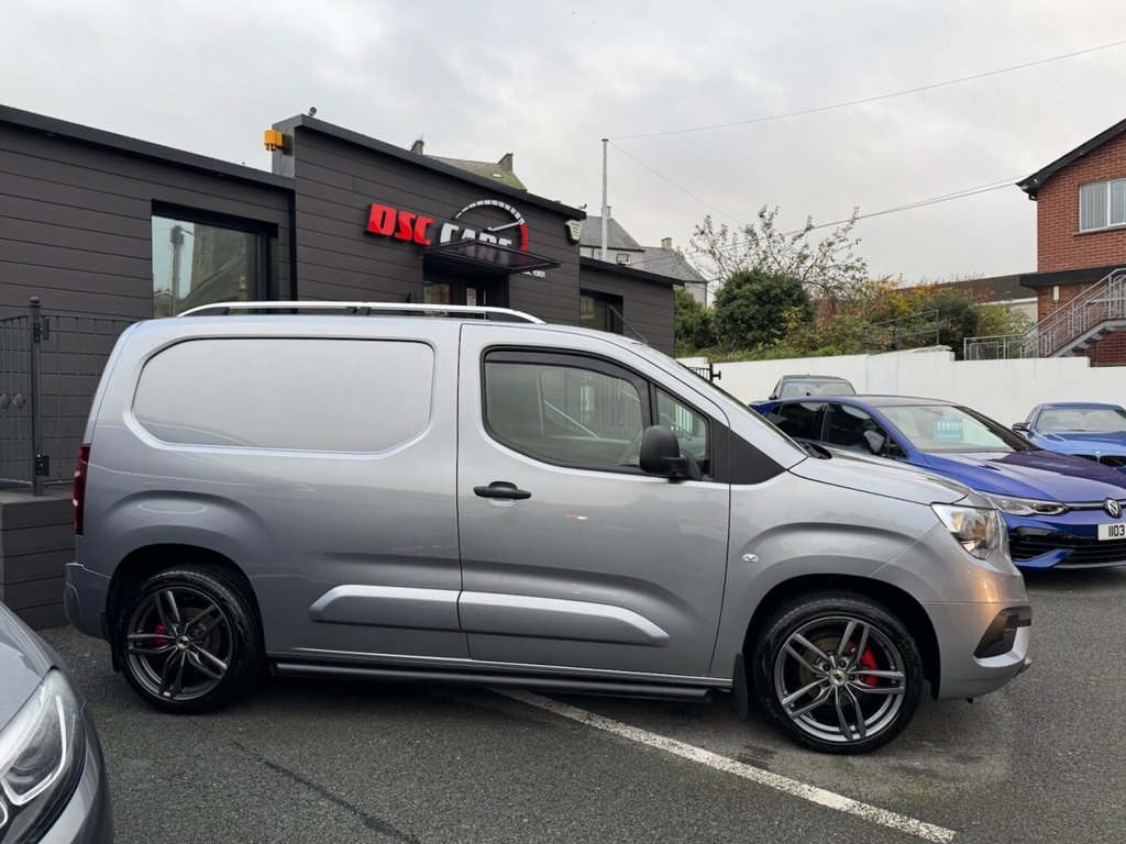 USED 2022 VAUXHALL COMBO 1.5 Turbo D 2000 Sportive Panel Van 4dr Diesel Manual L1 H1 Euro 6 (100 ps) 3 SEATER MODEL,LOTS OF EXTRAS!