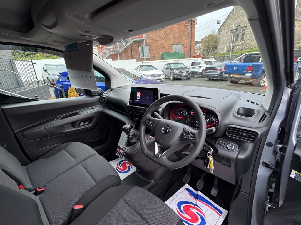 USED 2022 VAUXHALL COMBO 1.5 Turbo D 2000 Sportive Panel Van 4dr Diesel Manual L1 H1 Euro 6 (100 ps) 3 SEATER MODEL,LOTS OF EXTRAS!