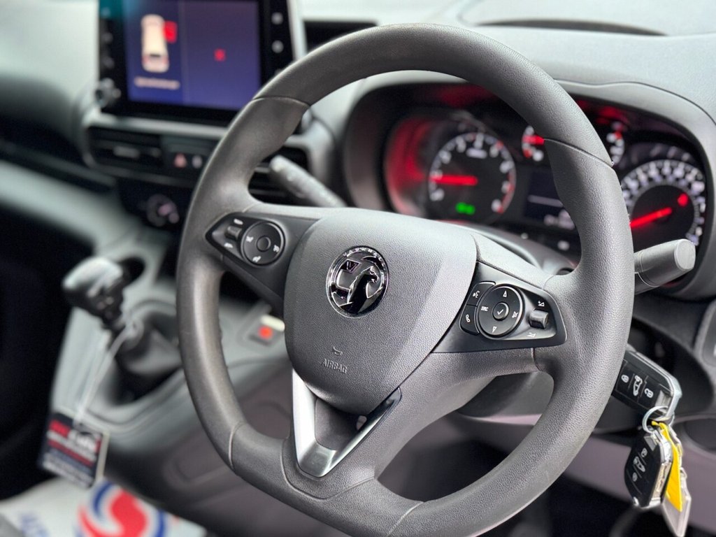 USED 2022 VAUXHALL COMBO 1.5 Turbo D 2000 Sportive Panel Van 4dr Diesel Manual L1 H1 Euro 6 (100 ps) 3 SEATER MODEL,LOTS OF EXTRAS!