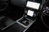 USED 2019 19 JAGUAR XE 2.0 D180 R-Dynamic HSE 