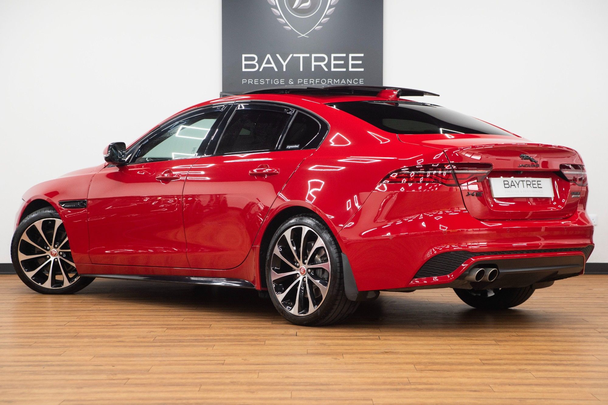 USED 2019 19 JAGUAR XE 2.0 D180 R-Dynamic HSE 