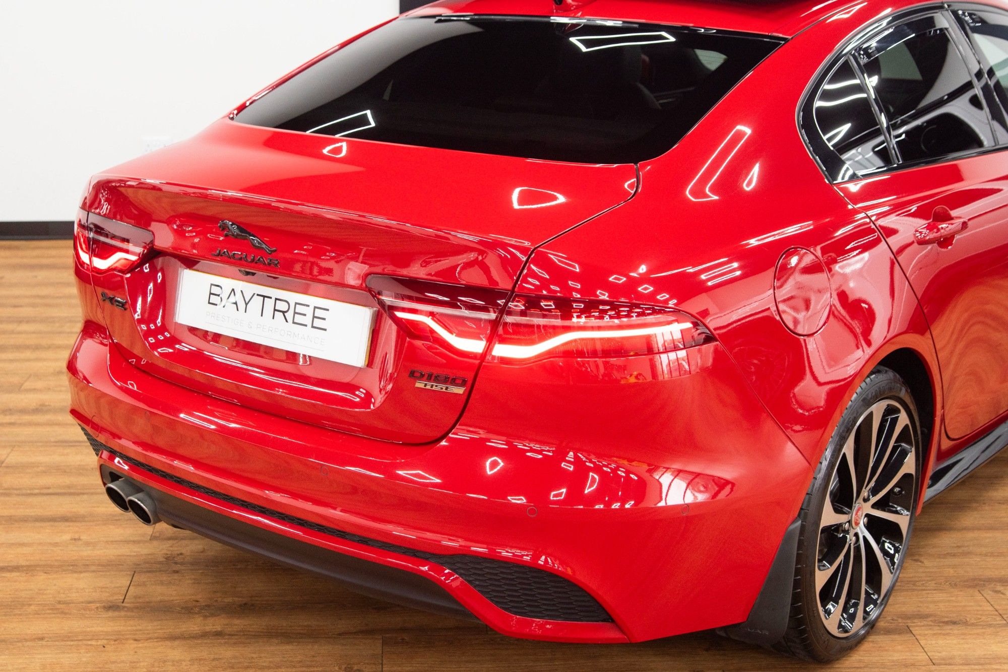 USED 2019 19 JAGUAR XE 2.0 D180 R-Dynamic HSE 