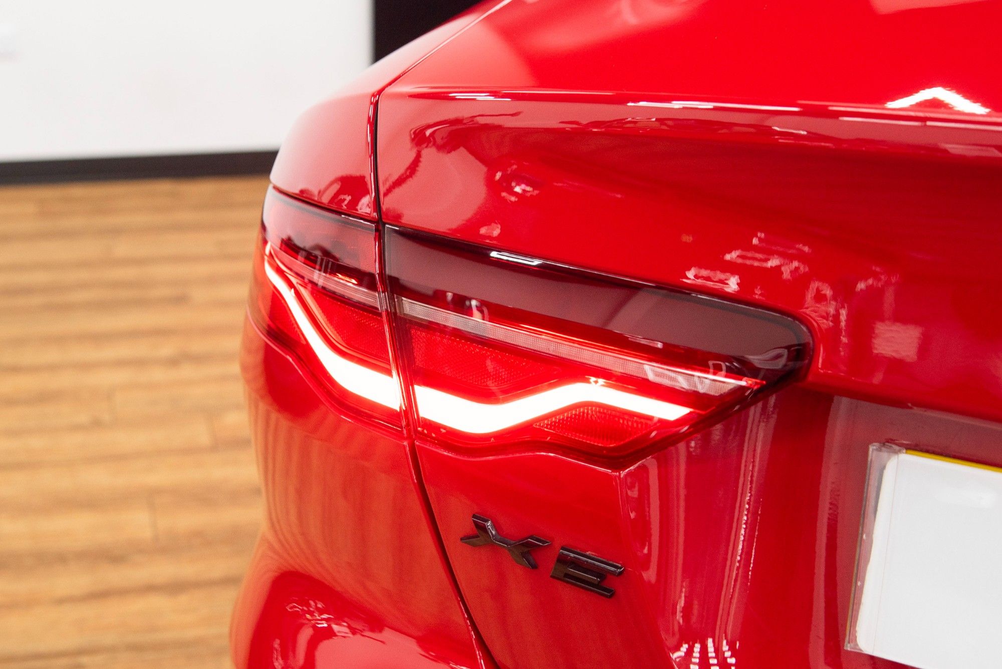 USED 2019 19 JAGUAR XE 2.0 D180 R-Dynamic HSE 