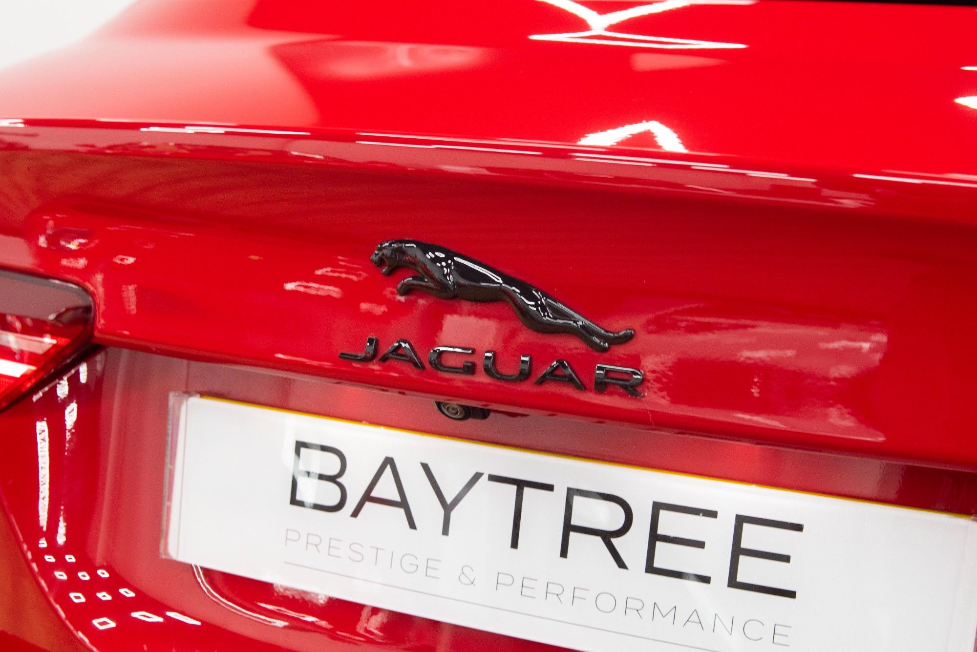 USED 2019 19 JAGUAR XE 2.0 D180 R-Dynamic HSE 