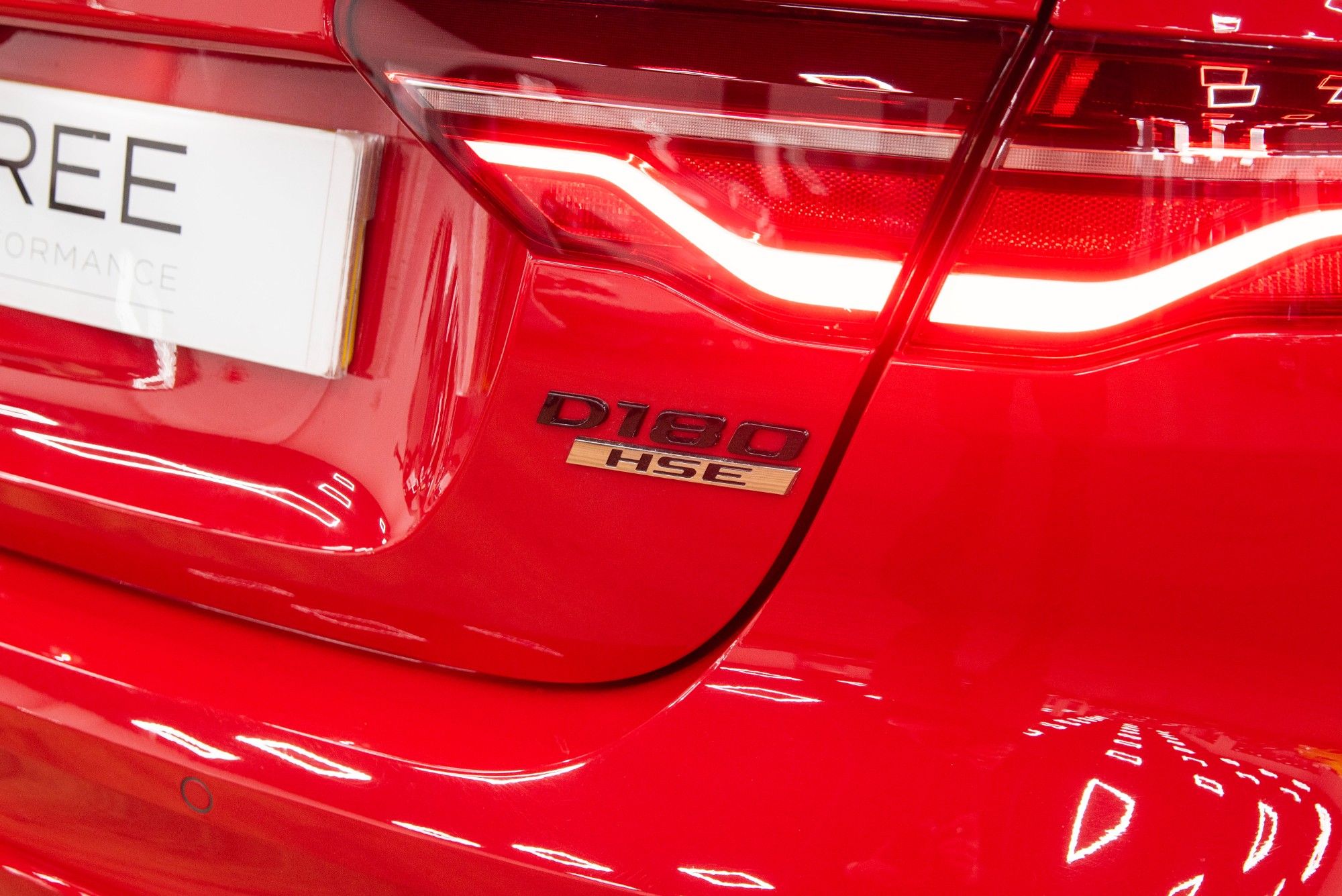 USED 2019 19 JAGUAR XE 2.0 D180 R-Dynamic HSE 