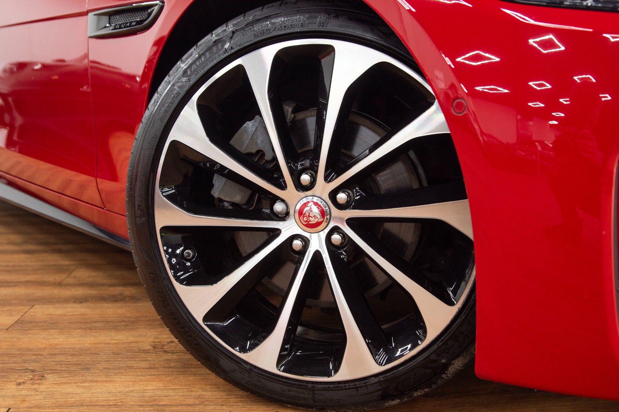 USED 2019 19 JAGUAR XE 2.0 D180 R-Dynamic HSE 