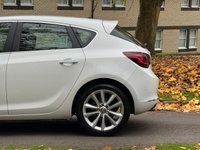 USED 2014 63 VAUXHALL ASTRA 2.0 CDTi ecoFLEX Elite Hatchback 5dr Diesel Manual Euro 5 (s/s) (165 ps) 