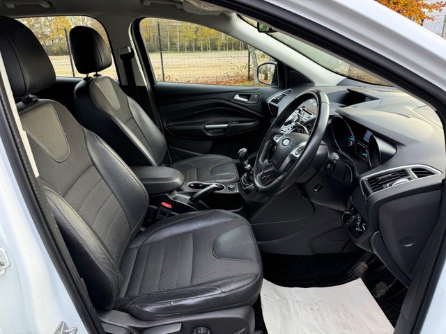 2015 Ford Kuga - Photo 7
