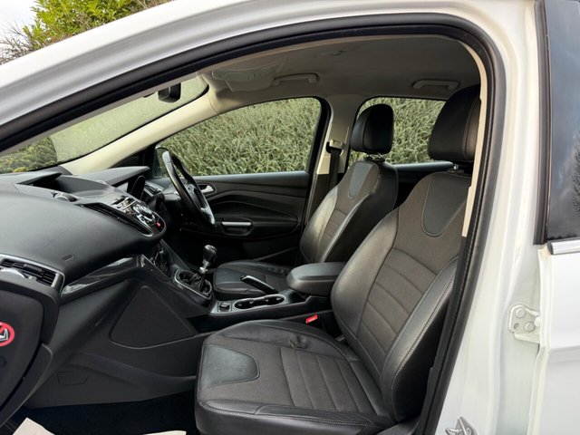 2015 Ford Kuga - Photo 8