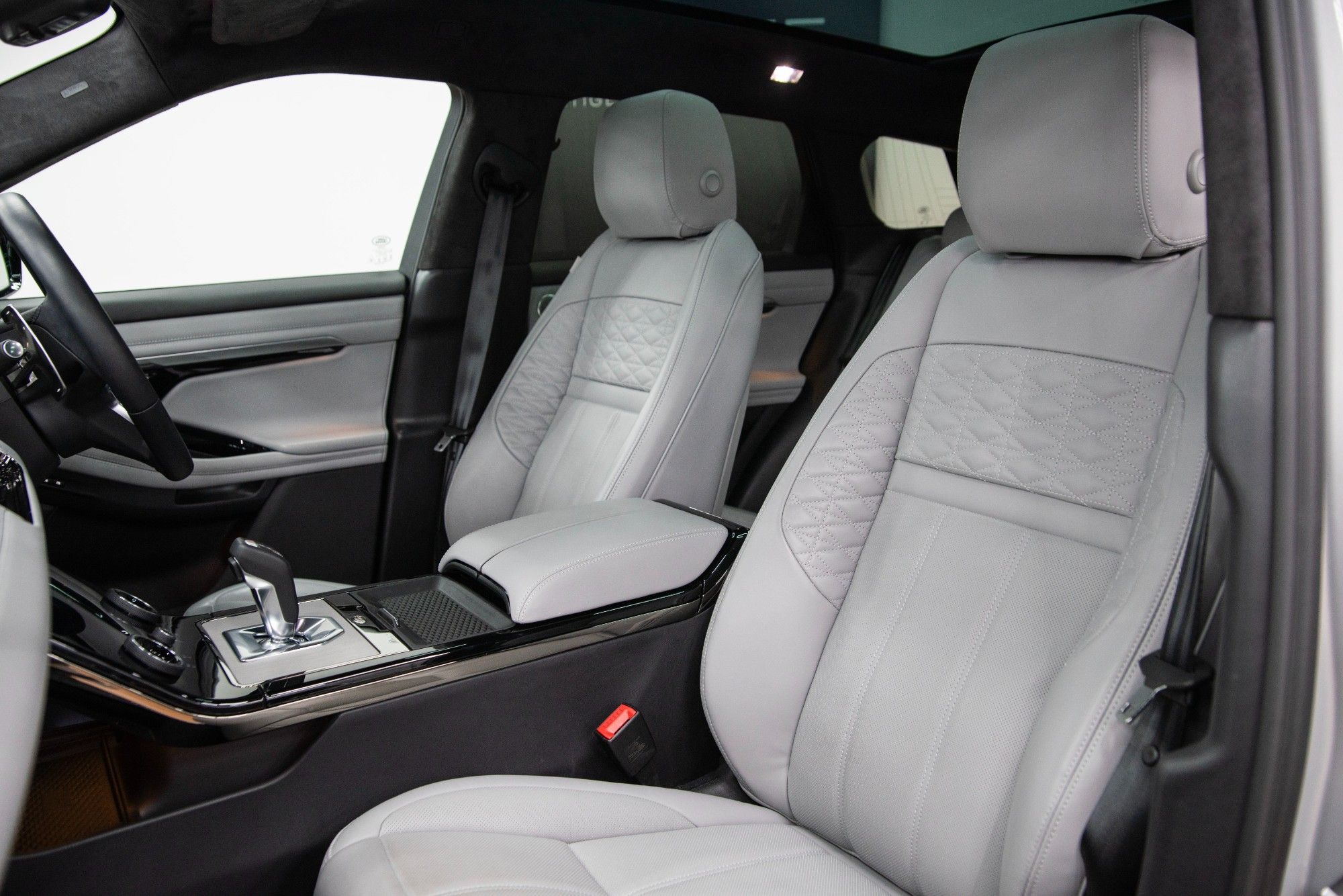 USED 2022 LAND ROVER RANGE ROVER EVOQUE 1.5 P300e Autobiography 