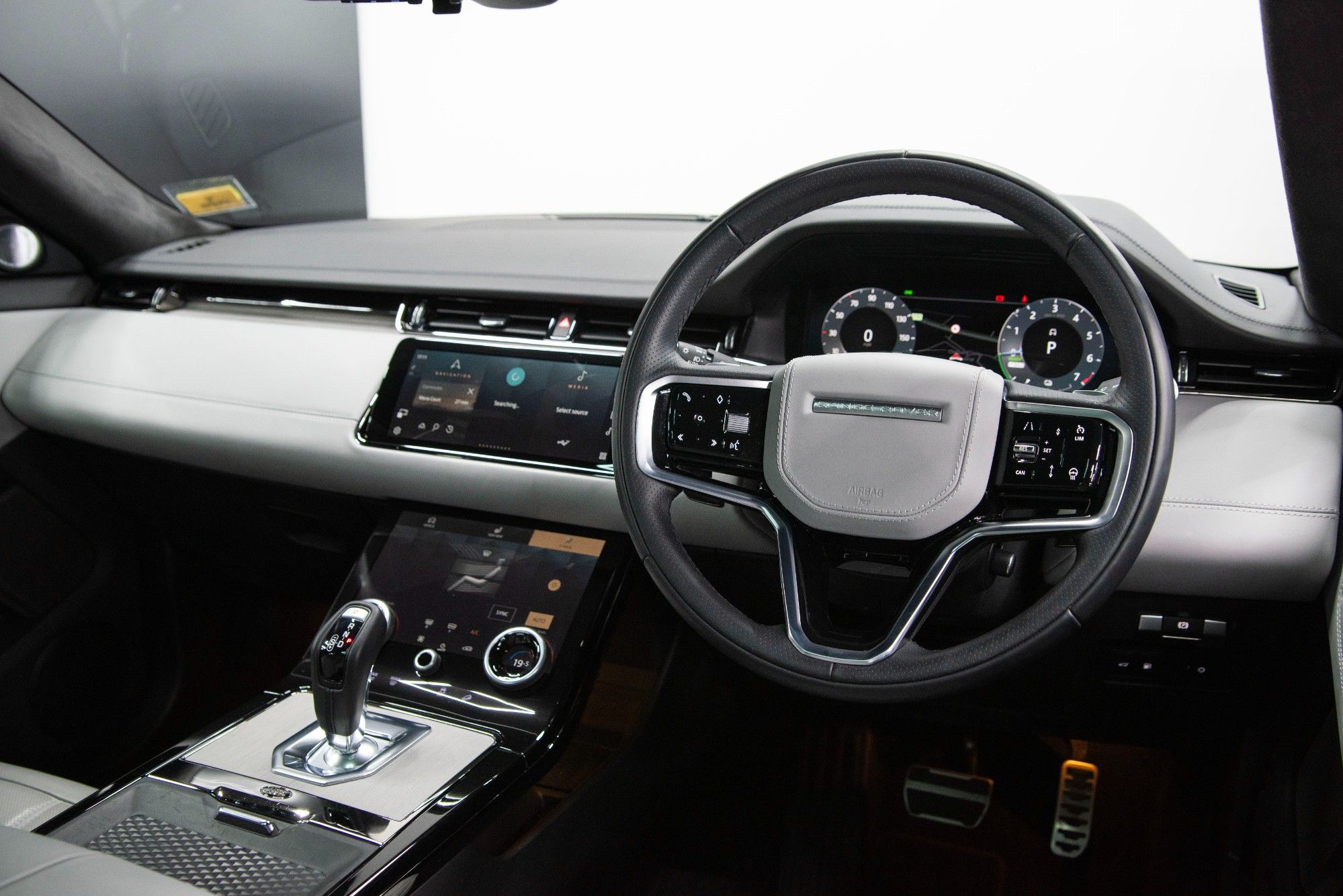USED 2022 LAND ROVER RANGE ROVER EVOQUE 1.5 P300e Autobiography 