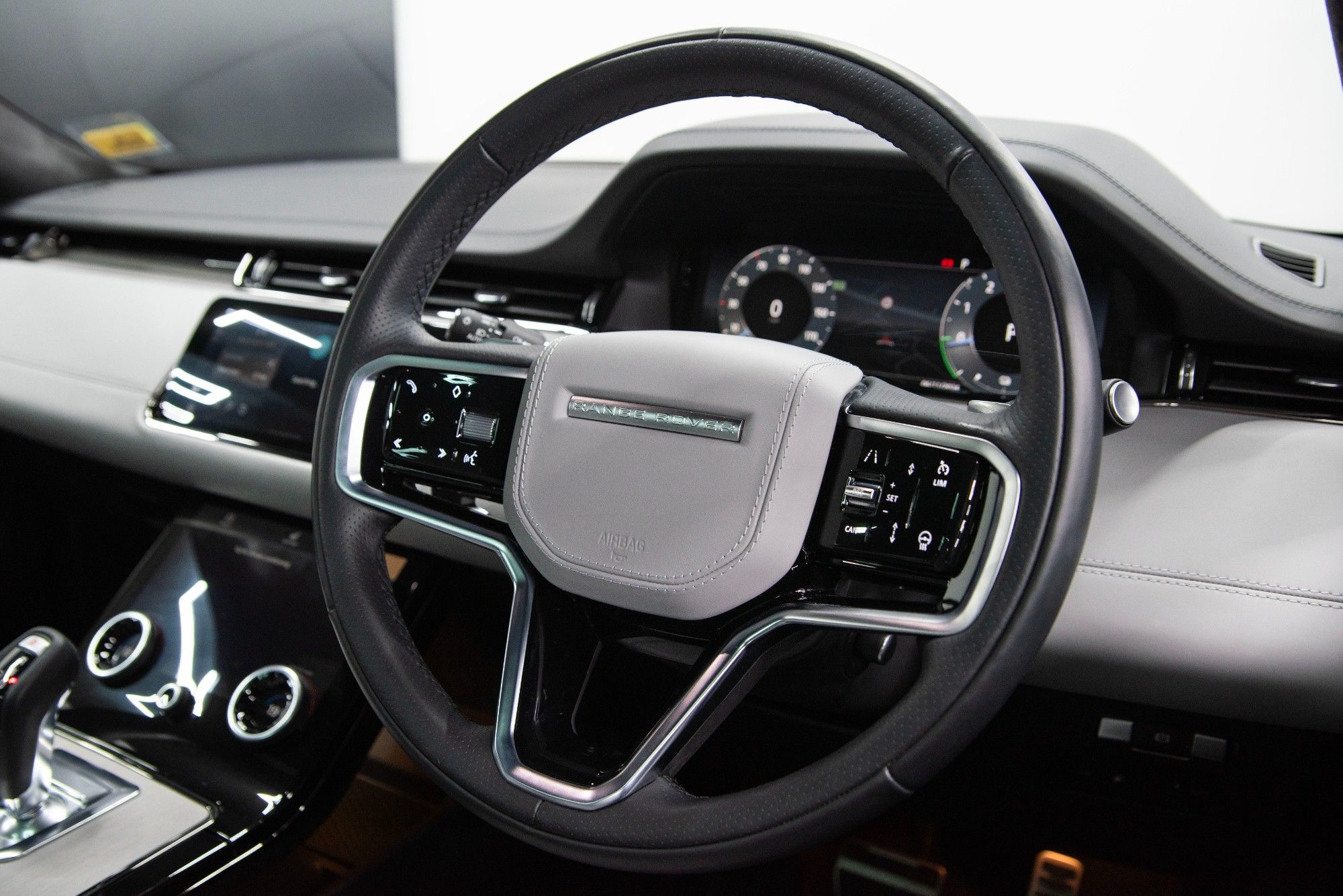 USED 2022 LAND ROVER RANGE ROVER EVOQUE 1.5 P300e Autobiography 