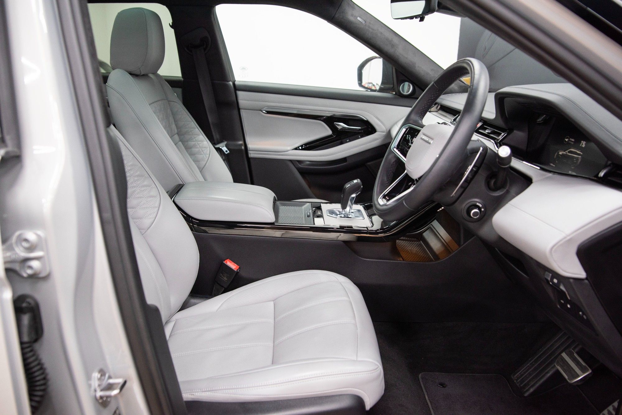 USED 2022 LAND ROVER RANGE ROVER EVOQUE 1.5 P300e Autobiography 