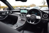 USED 2020 69 MERCEDES-BENZ GLC 2.0 GLC300d AMG Line (Premium Plus) SUV 5dr Diesel G-Tronic+ 4MATIC Euro 6 (s/s) (245 ps) PAN ROOF / FACELIFT INTERIOR