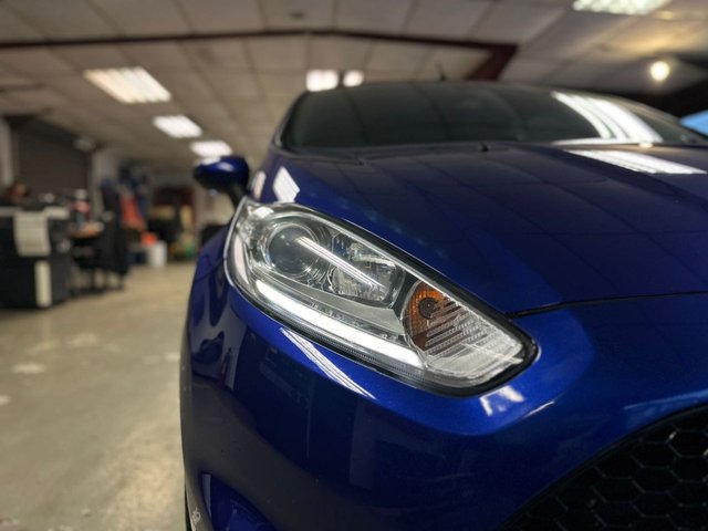 2015 FORD FIESTA - Photo 2