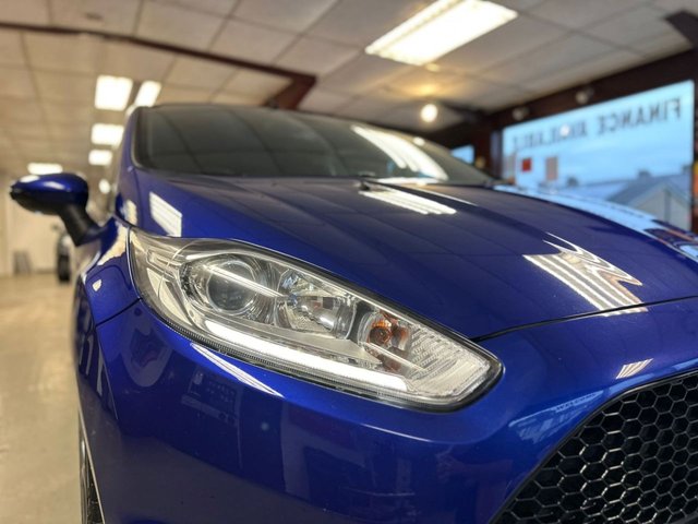 2015 FORD FIESTA - Photo 4