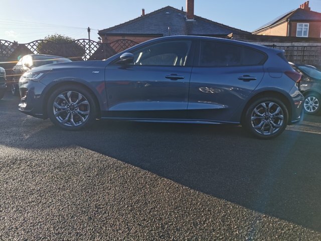 2023 FORD FOCUS - Photo 4