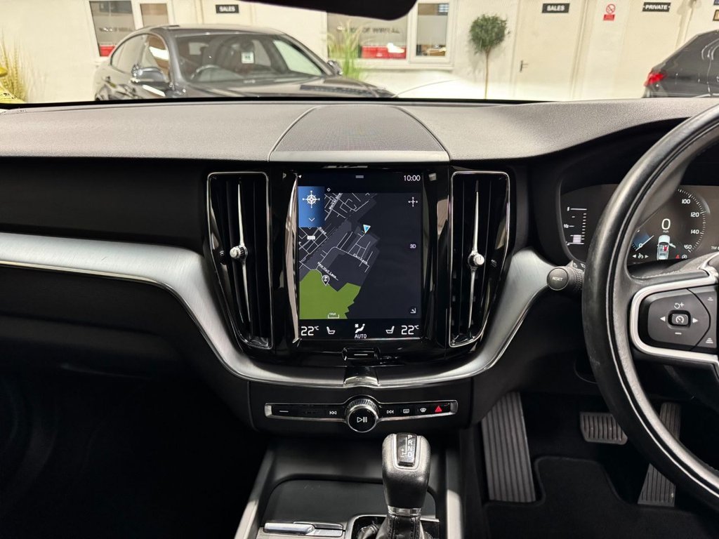 USED 2018 18 VOLVO XC60 2.0 D4 Momentum SUV 5dr Diesel Auto AWD Euro 6 (s/s) (190 ps) HEATSEATS+NAV+F/RPARK+18"