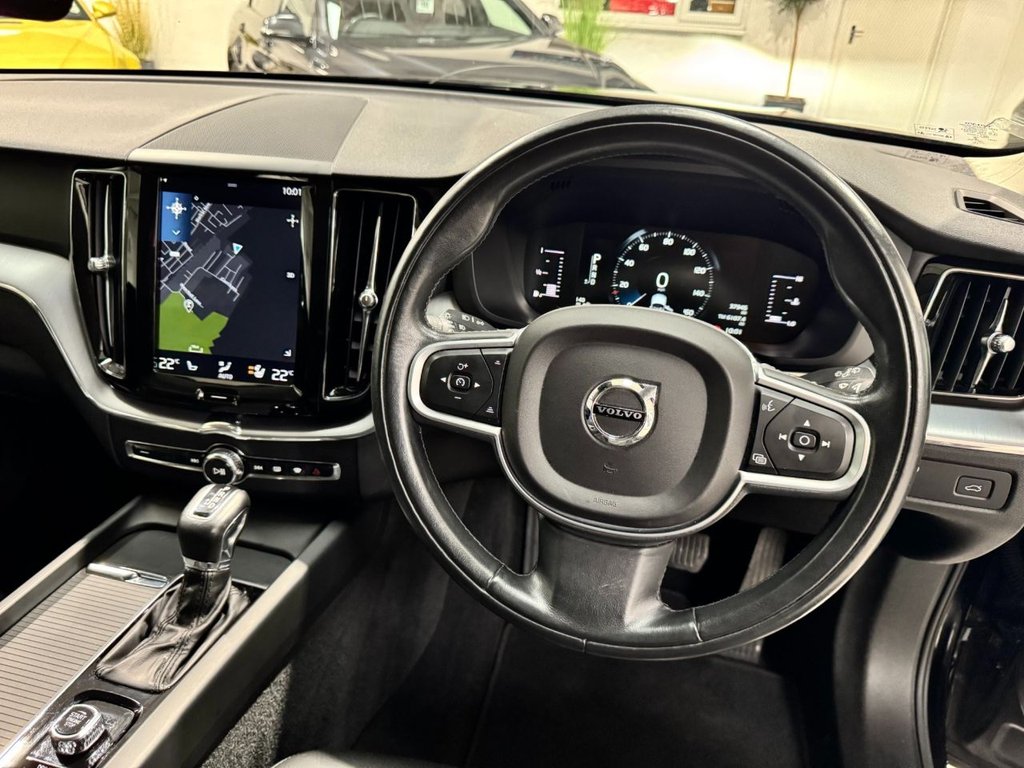 USED 2018 18 VOLVO XC60 2.0 D4 Momentum SUV 5dr Diesel Auto AWD Euro 6 (s/s) (190 ps) HEATSEATS+NAV+F/RPARK+18"