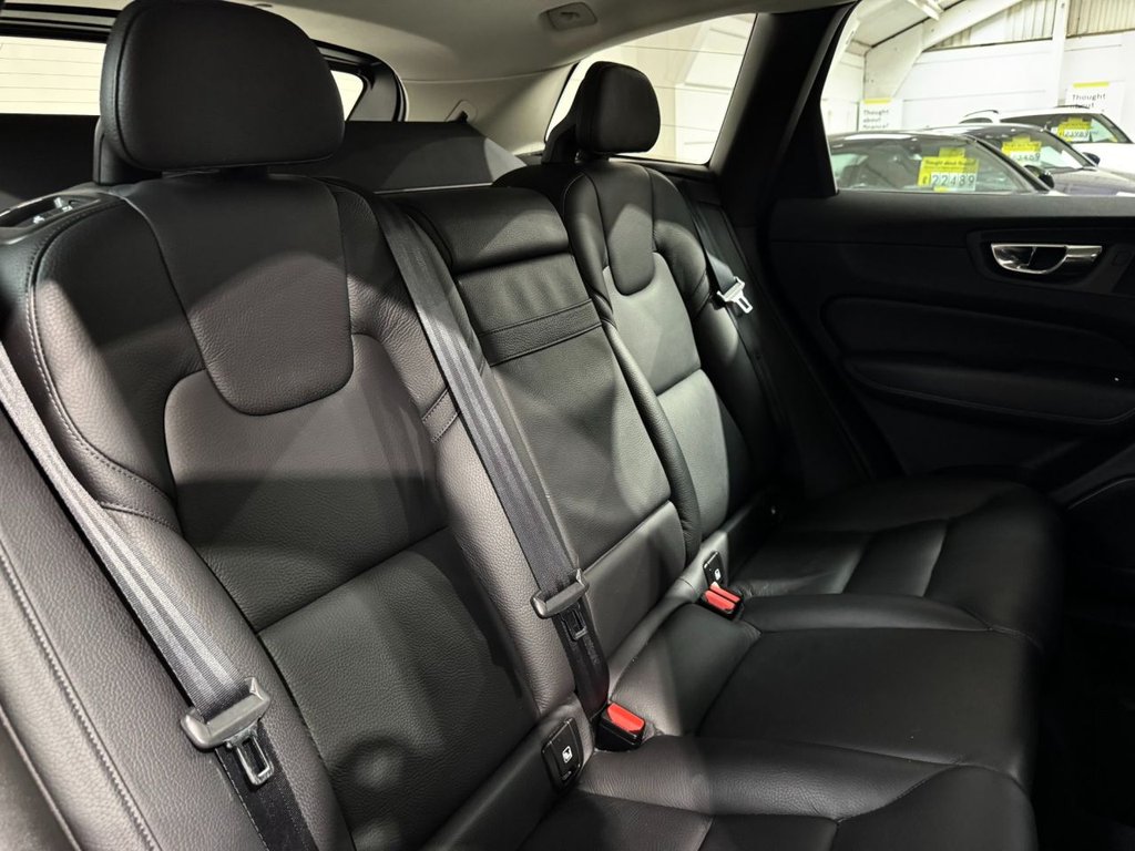 USED 2018 18 VOLVO XC60 2.0 D4 Momentum SUV 5dr Diesel Auto AWD Euro 6 (s/s) (190 ps) HEATSEATS+NAV+F/RPARK+18"