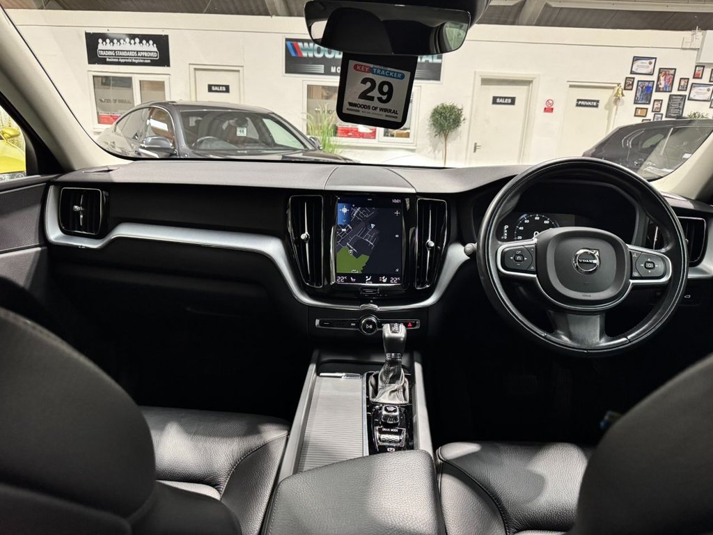 USED 2018 18 VOLVO XC60 2.0 D4 Momentum SUV 5dr Diesel Auto AWD Euro 6 (s/s) (190 ps) HEATSEATS+NAV+F/RPARK+18"