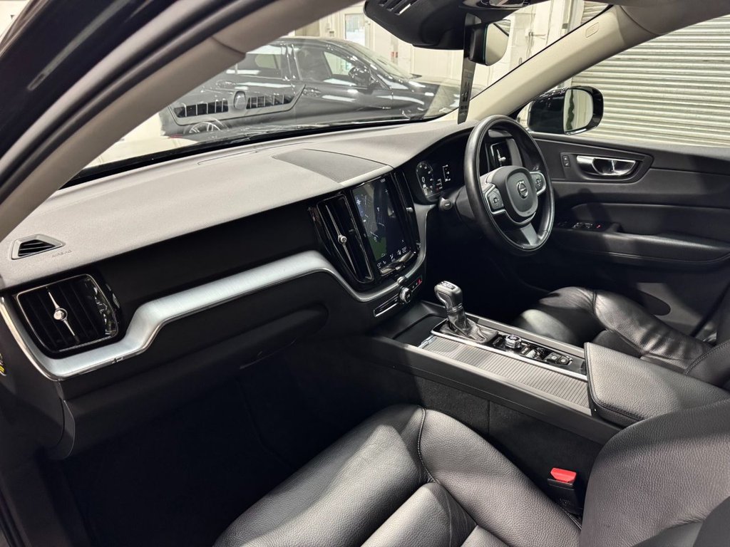 USED 2018 18 VOLVO XC60 2.0 D4 Momentum SUV 5dr Diesel Auto AWD Euro 6 (s/s) (190 ps) HEATSEATS+NAV+F/RPARK+18"