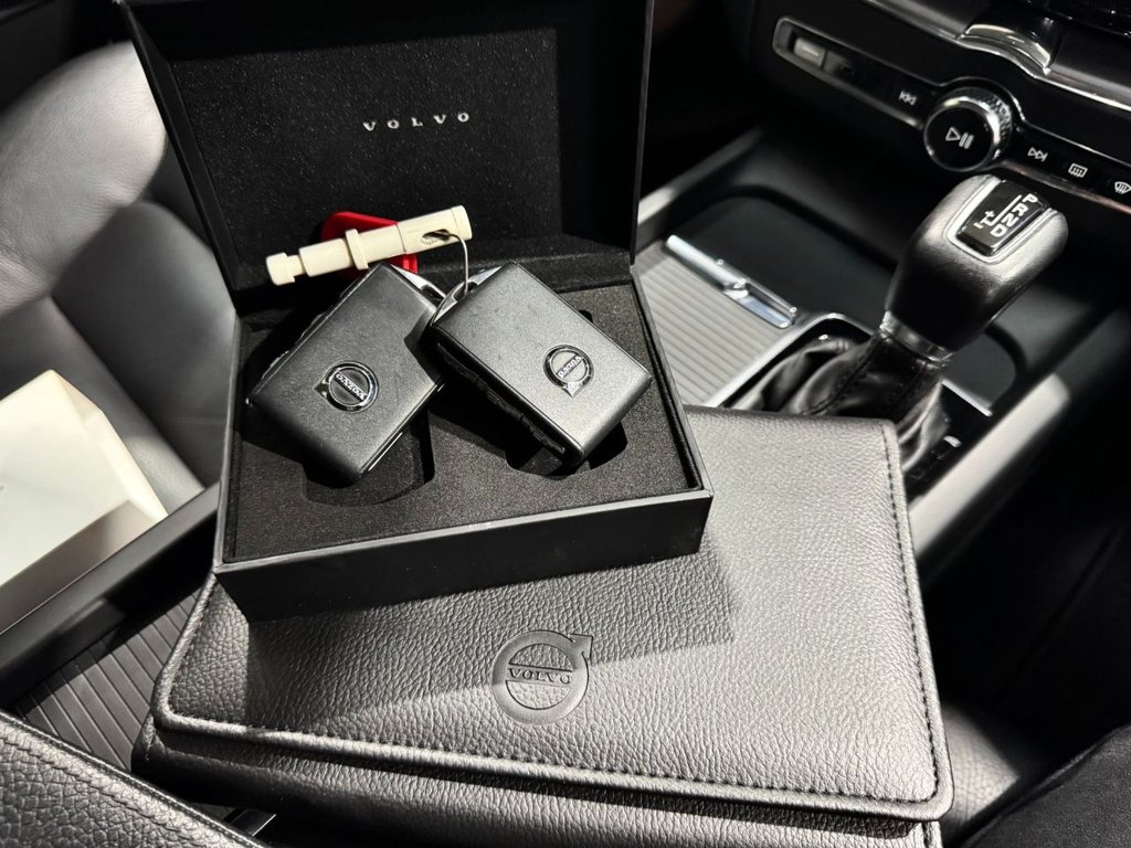 USED 2018 18 VOLVO XC60 2.0 D4 Momentum SUV 5dr Diesel Auto AWD Euro 6 (s/s) (190 ps) HEATSEATS+NAV+F/RPARK+18"