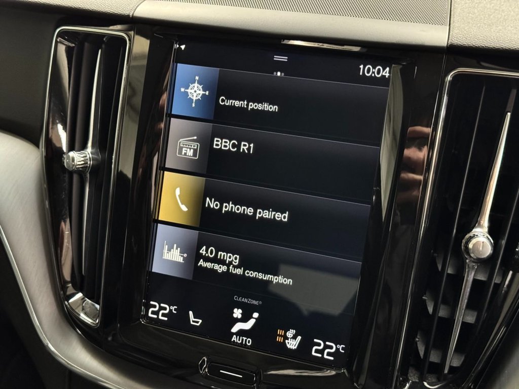 USED 2018 18 VOLVO XC60 2.0 D4 Momentum SUV 5dr Diesel Auto AWD Euro 6 (s/s) (190 ps) HEATSEATS+NAV+F/RPARK+18"