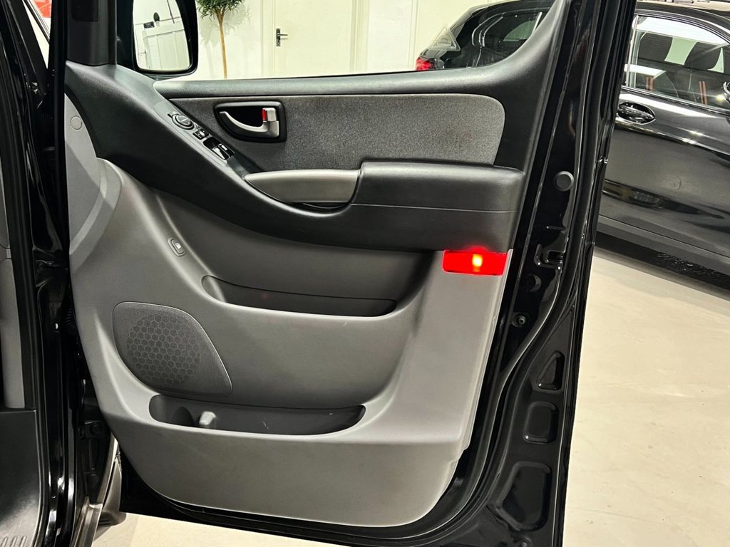 USED 2019 19 HYUNDAI i800 2.5 CRDi SE Nav MPV 5dr Diesel Auto Euro 6 (170 ps) 