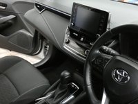 USED 2021 71 TOYOTA COROLLA 1.8 VVT-h GPF Icon Touring Sports 5dr Petrol Hybrid CVT Euro 6 (s/s) (122 ps) HEATED SEATS CRUISE CONTROL REAR VIEW CAMERA 1 OWNER SERVICE HISTORY TOYOTA WARRANTY TILL OCT 2031