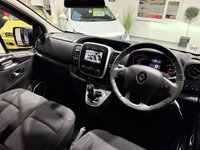USED 2020 70 RENAULT TRAFIC 2.0 dCi ENERGY 30 Sport Nav Minibus Double Cab 5dr Diesel Manual LWB Euro 6 (s/s) (9 Seat) (120 ps) 8 SEATS+PARKSENSE+NAVI+PRIVACY